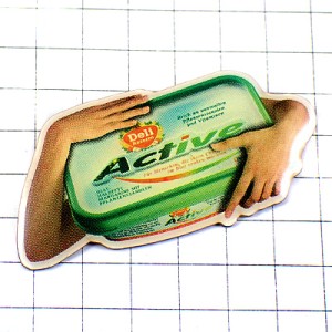 ピンバッジ・マーガリンを抱える手ドイツ DELI-ACTIVE MARGARINE GERMANY DEUTSCHLAND