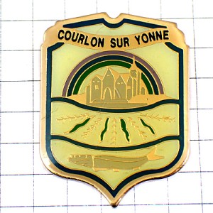 ピンバッジ・クルロン＝シュル＝ヨンヌ魚や教会の紋章