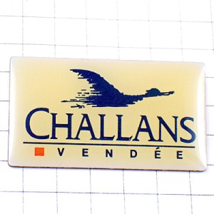 ピンバッジ・飛んでいく鳥シャラン