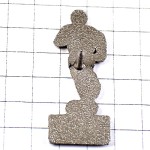 ピンバッジ・サッカー選手ボール黄色いシャツ