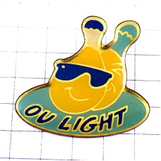 ピンバッジ・オランジーナ瓶サングラス眼鏡ライト青 ORANGINA-LIGHT BOTTLE FRANCE ピンバッジ・オランジーナ瓶サングラス眼鏡ライト青 ORANGINA-LIGHT BOTTLE FRANCE