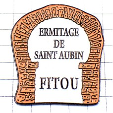 ピンバッジ・ワイン葡萄酒の蔵セラー FITOU CORBIERES AUDE WINE FRANCE