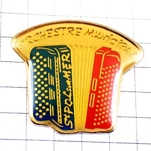 ピンバッジ・アコーディオン音楽楽器トリコロール青白赤 ACCORDEON ORCHESTRE ST-POL BRETAGNE FRANCE
