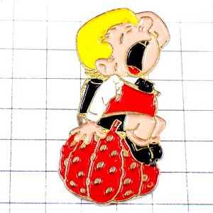 ピンバッジ・かぼちゃに座って泣く男の子カボチャ