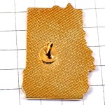 ピンバッジ・緑の木と黄緑の噴水 PLOMBIERES-LES-BAINS FRANCE