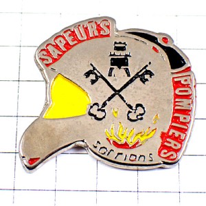 ピンバッジ・消防士のヘルメット紋章のカギ鍵シルバー銀色