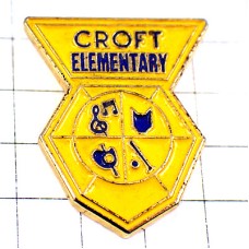 ピンバッジ・音楽ミュージック楽譜ト音記号バット球ボール絵の具のパレット本アメリカ小学校/USA米国