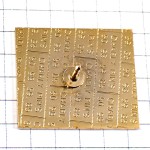 ピンバッジ・スキー二人カップル花火とともに MENUIRES ALPS SKIING FIREWORKS FRANCE