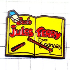 ピンバッジ・学校のノートやペン万年筆や消しゴム ECOLE JULES-FERRY FRANCE