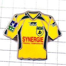 ピンバッジ・サッカーチーム黄色い服 SYNERGIE SOCCER NANTES FRANCE ピンバッジ・サッカーチーム黄色い服 SYNERGIE SOCCER NANTES FRANCE