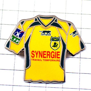 ピンバッジ・サッカーチーム黄色い服 SYNERGIE SOCCER NANTES FRANCE