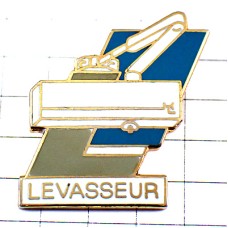 ピンバッジ・ドア緩衝装置クローザー LEVASSEUR GROOM FRANCE