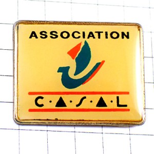 ピンバッジ・パリのセーヌ川の帆船ボート