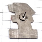 ピンバッジ・パリジャン新聞紙１番 LE-PARISIEN PARIS FRANCE