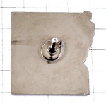 ピンバッジ・赤いホースの消防士くん