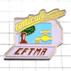 ピンバッジ・黄色い蛇口と木コンピュータ