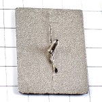 ピンバッジ・バトントワリング女の子たち HOTESSES D-ARNEKE FRANCE