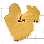 ピンバッジ・民族衣装のカップル黒い帽子