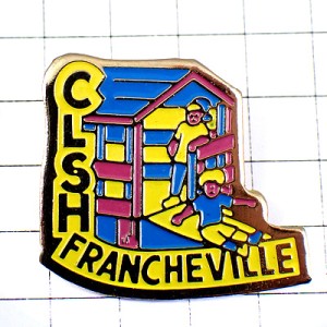 ピンバッジ・子どもたちの遊び場