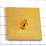 ピンバッジ・花飾りカラフル黄色青赤