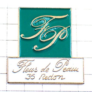 ピンバッジ・アルファベットＦＰ筆記体