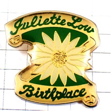 ピンバッジ・白い花ジュリエット