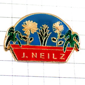 ピンバッジ・鉢植えの植物たち