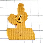 ピンバッジ・マリリンモンロー女優ピンク色のドレスを抑える