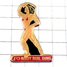 ピンバッジ・ボディビルダー女の子ポーズ筋肉