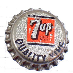 ピンバッジ・セブンアップ飲物シルバ銀色の栓 7UP SEVEN-UP