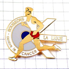 ピンバッジ・ランナー陸上選手ガンと闘う白い矢印 LA-LIGUE BOUGEONS CANCER FRANCE
