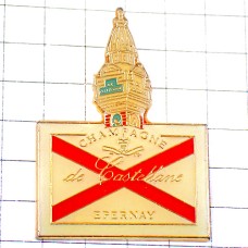 ピンバッジ・カステラーヌのシャンパーニュ酒ラベル赤いＸシャンパン CHAMPAGNE CASTELLANE EPERNAY FRANCE