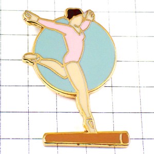 ピンバッジ・ピンク色のレオタード体操選手の女の子
