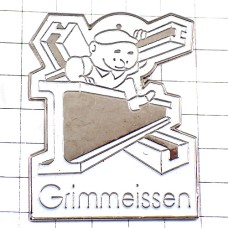 ピンバッジ・鉄鋼の工場で働く男 GRIMMEISSEN STEEL