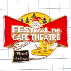 ピンバッジ・クリスマス劇場のカフェ