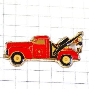 ピンバッジ・赤いレッカー車