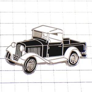 ピンバッジ・白黒のアンティークカー車オープンカー荷台付き