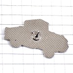 ピンバッジ・白黒のアンティークカー車オープンカー荷台付き