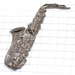ピンバッジ・サックス楽器サクソフォン音楽ミュージック銀色シルバー SAXOPHONE