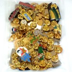 フランス ピンズ 雑貨 ヴィンテージ ピンバッジまとめて50個セット まとめ売り 大量 フレンチ ビンテージ 広告 スキー飛行機スイス国旗ラグビーなど