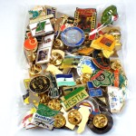 フランス ピンズ 雑貨 ヴィンテージ ピンバッジまとめて50個セット まとめ売り 大量 フレンチ ビンテージ 広告 イルカ星条旗アメリカ葉っぱなど