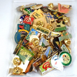 フランス ピンズ 雑貨 ヴィンテージ ピンバッジまとめて50個セット まとめ売り 大量 フレンチ ビンテージ 広告 自転車バイクＣＲなど