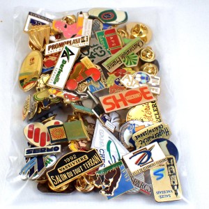 フランス ピンズ 雑貨 ヴィンテージ ピンバッジまとめて50個セット まとめ売り 大量 フレンチ ビンテージ 広告 ハート五輪キャップなど