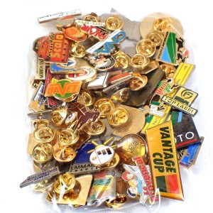 フランス ピンズ 雑貨 ヴィンテージ ピンバッジまとめて50個セット まとめ売り 大量 フレンチ ビンテージ 広告 牛チケット競馬など