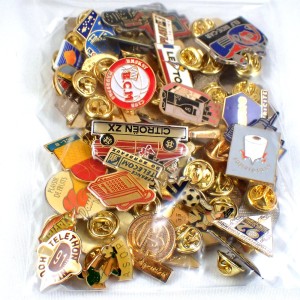 フランス ピンズ 雑貨 ヴィンテージ ピンバッジまとめて50個セット まとめ売り 大量 フレンチ ビンテージ 広告 シトロエンZXアイスＭなど