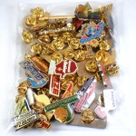 フランス ピンズ 雑貨 ヴィンテージ ピンバッジまとめて50個セット まとめ売り 大量 フレンチ ビンテージ 広告 シトロエンZXアイスＭなど