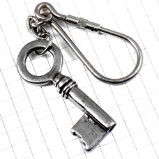 キーホルダー・銀色のカギ鍵シルバー ANTIQUE KEYS METAL