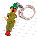 キーホルダー・迷彩色の軍服ミリタリー外人部隊の兵士 BERET-VERT LEGION-ETRANGERE FRENCH-ARMY FRANCE