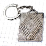 キーホルダー・ルノー車エンブレム銀色ひし形シルバーロゴ