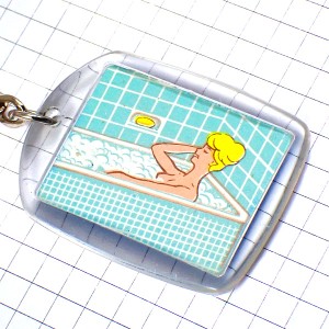 キーホルダー・バスルーム入浴中の女の子